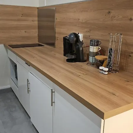 Apartamento Cozy 3 Min Walk To Train Station