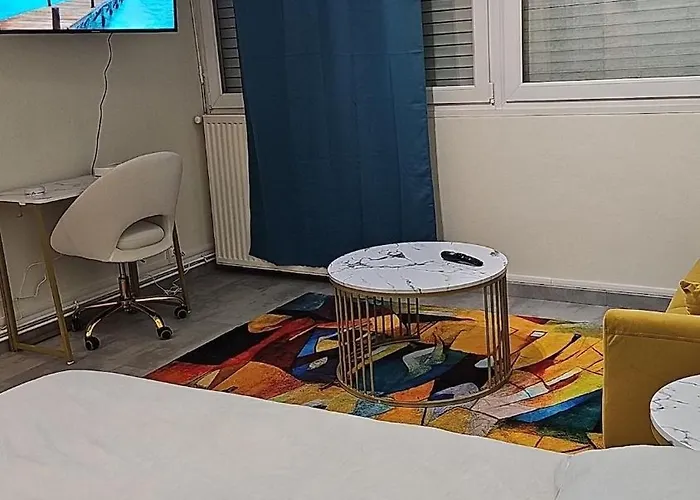 Апартаменты Cozy 3 Min Walk To Train Station Мец