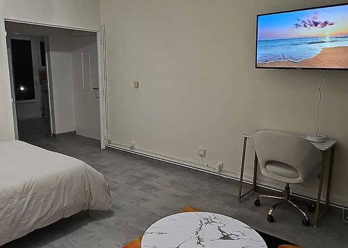 Apartment Cozy 3 Min Walk To Train Station *